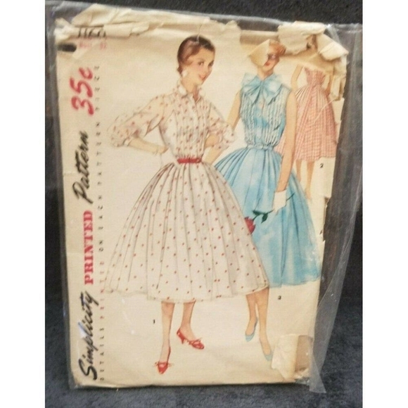 LOT 1950s -1960s Vintage Sewing Pattern DRESS / SHORTS & SKIRT  - Picture 5 of 8